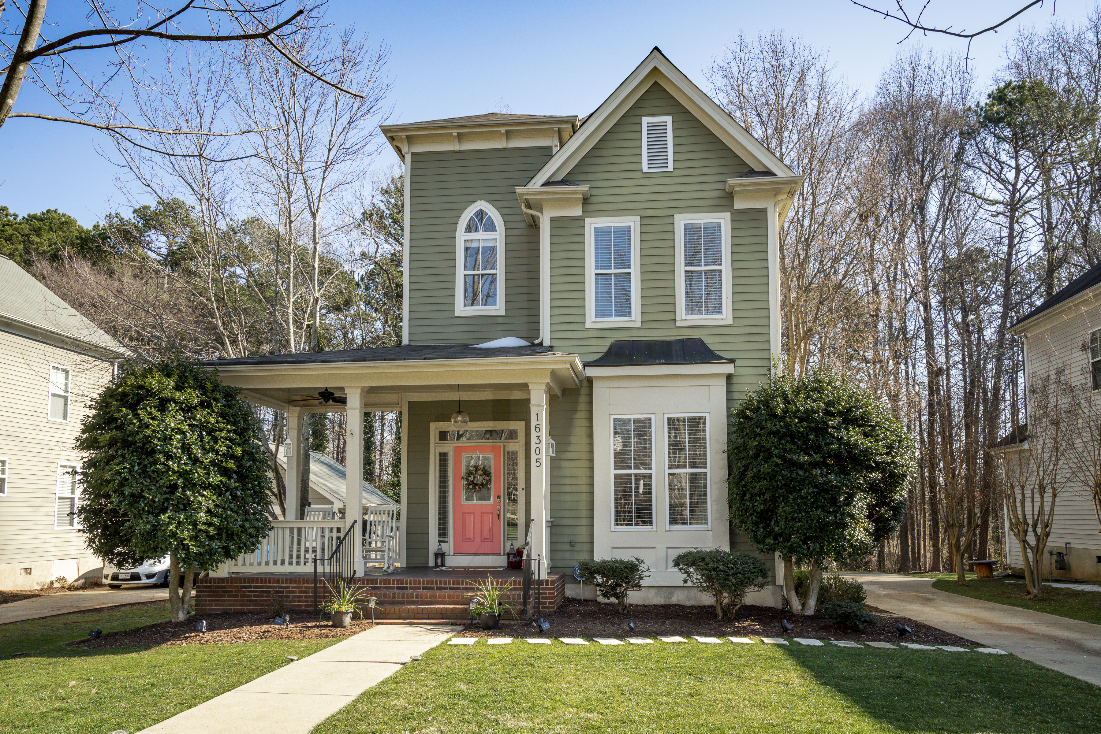 Exterior of 16305 Kelly Park Circle